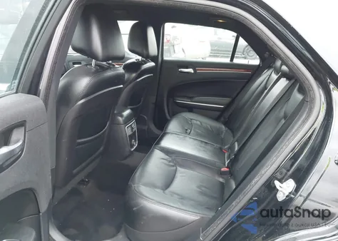 2014 Chrysler 300 z USA, uszkodzony, nr VIN 2C3CCAAG8EH380024